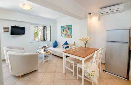 Gaios Apartment | Doras House: Gaios Waterfront Apartment