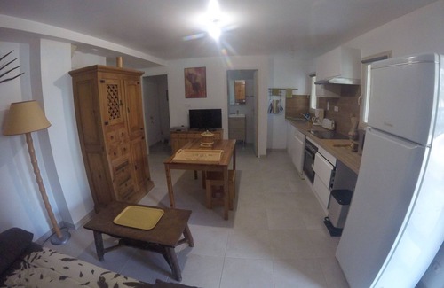 Peyrillac-et-Millac Cottage | Dordogne Valley, Black Périgord, Independent cottage on the edge of the forest.