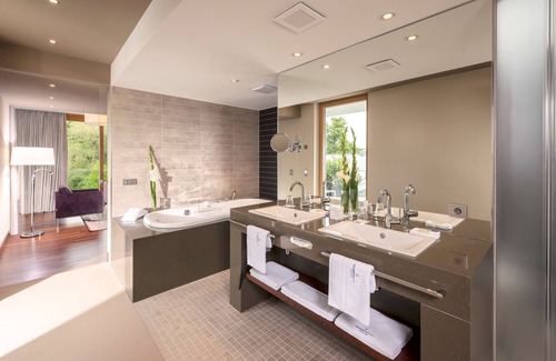 St. Georgen-Nord Hotel | Dorint Thermenhotel Freiburg