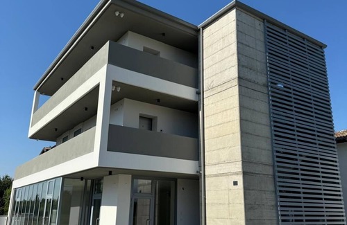 Fogliano House | Dormi-RE rooming house offers 12 elegant and comfortable rooms.