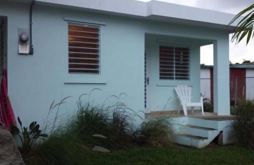 Bravos de Boston Cottage | "Dos Coquis" - Walk to the Beach with this perfect island home away from home!
