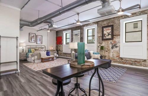 Longview Apartment | Dottie's Loft 202