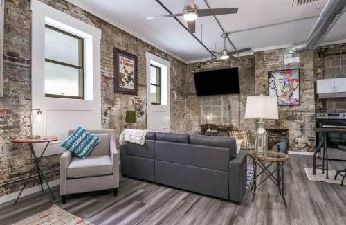 Longview Apartment | Dottie's Loft 202