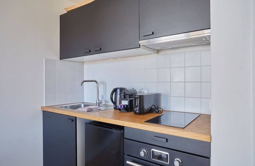 Silly-Gallieni Apartment | Double Appartement l 15min Eiffel Tower by Car