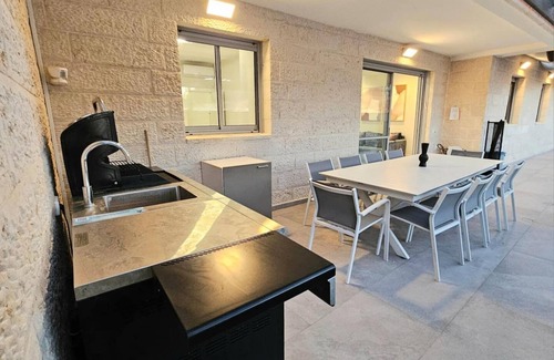 Beit Shemesh Apartment | Double aqua suite with a heated private pool
