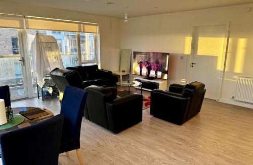 Ongar House | Double bed with Private Bath in 2BHK -Dublin 15