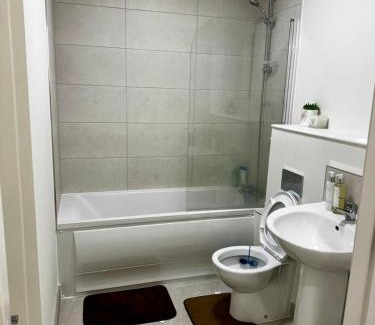 Ongar House | Double bed with Private Bath in 2BHK -Dublin 15