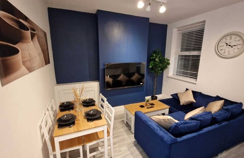 Plasnewydd House | Double Bedroom - Close to Cardiff City Centre