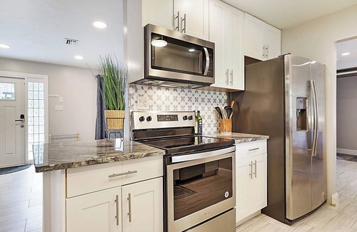 Hunt Club House | Double Diamond Rentals - Main House- Serene Sunset Oasis