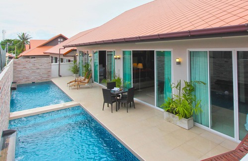Na Kluea Villa | Double Pool 6 Bedroom Villa B57-58