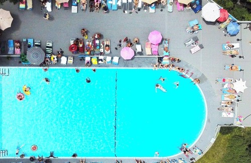 East Stroudsburg Resort | Double Queen Cottage, Porch, PVT Bath. Rainbow Mountain serves LGBTQ community