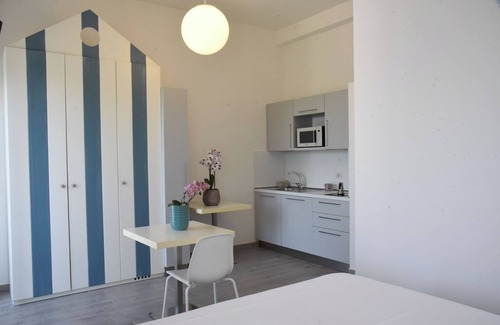 Igea Marina Apartment | Double room with kitchenette and 2 balconies