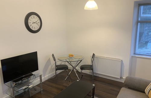 Central Aberdeen Apartment | Double room-Executive-Private Bathroom-Apartment