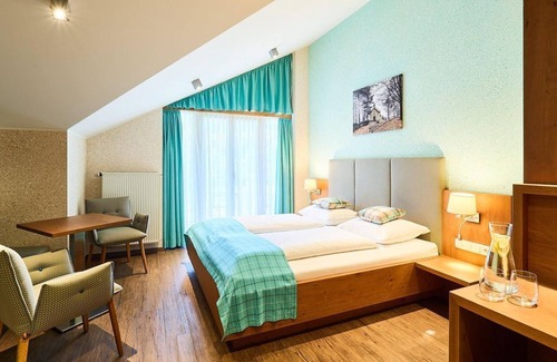 Neustift im Muehlkreis Bed & Breakfast | Double room mountain, shower/WC - Gasthof-Pension Luger - on the Danube cycle path, Donausteig