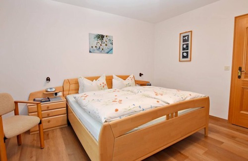 Bad Bayersoien Bed & Breakfast | Double room No. 2 - Gästehaus Bergfrieden