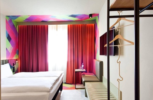 Parndorf House | Double room, shower, toilet - ibis Styles Parndorf Neusiedler See