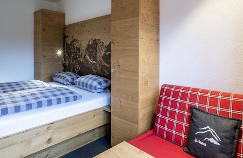 Riezlern Apartment | Double room/shower/toilet/south-facing balcony (arnica) - Boersch guest house - Jochum family