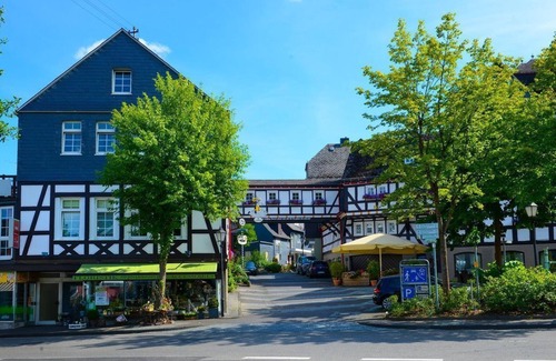 Daaden House | Double room with balcony - Hotel Gasthof Koch