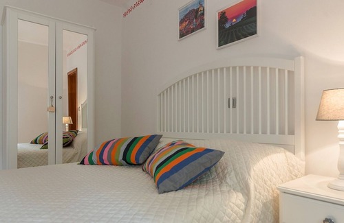 Koper House | Double room with external private bathroom and shared kitchen