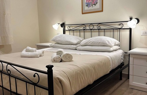 Terralba Apartment | Double Room with private bathroom in Terralba (Oristano) - Lentisco