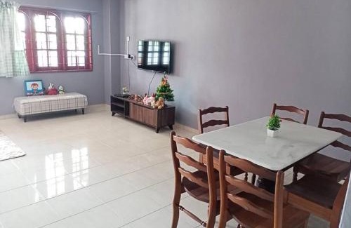 Sungai Baru Tengah House | double storey cosy homestay pengkalan balak fully aircon