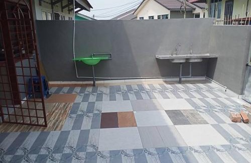 Sungai Baru Tengah House | double storey cosy homestay pengkalan balak fully aircon