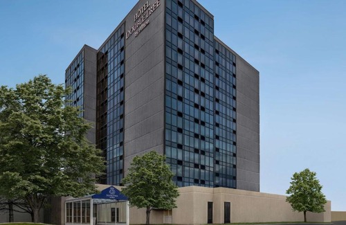 Pointe Claire Hotel | Doubletree By Hilton Pointe Claire Montreal Airport West