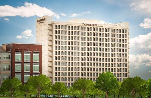 Dallas Design District Hotel | DoubleTree by Hilton Dallas Market Center