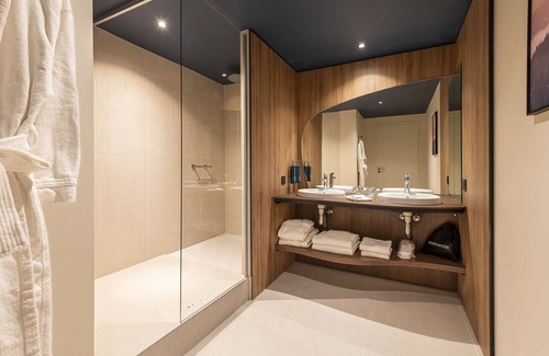Porte Des Alpes - Mi Plaine - Manissieux Hotel | DoubleTree by Hilton Lyon Eurexpo & Spa