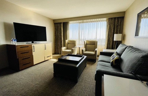 Downtown Hotel | DoubleTree by Hilton Fresno Convention Center