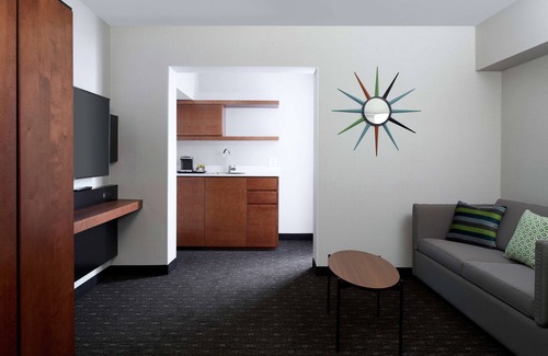 Dorval Hotel | DoubleTree by Hilton Montreal Airport