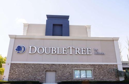 Tinton Falls Hotel | DoubleTree by Hilton Tinton Falls-Eatontown