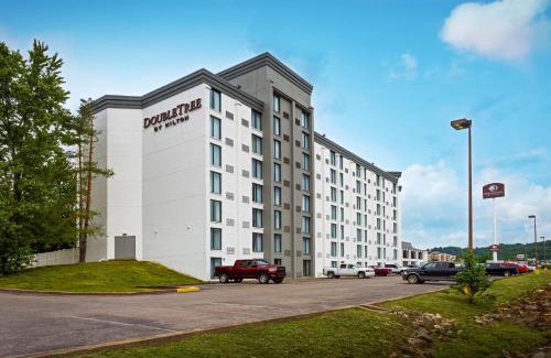 Strabane Hotel | DoubleTree by Hilton Washington Meadow Lands Casino Area