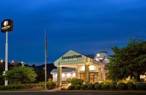 Strabane Hotel | DoubleTree by Hilton Washington Meadow Lands Casino Area
