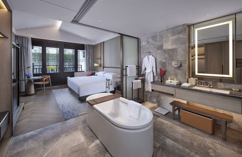 Tinghu Qu Hotel | Doubletree By Hilton Yancheng Dayangwan