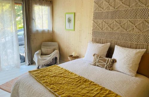 Vals-les-Bains Bed & Breakfast | Douce Quiétude "L'ESCAPADE" chambre d'hôtes