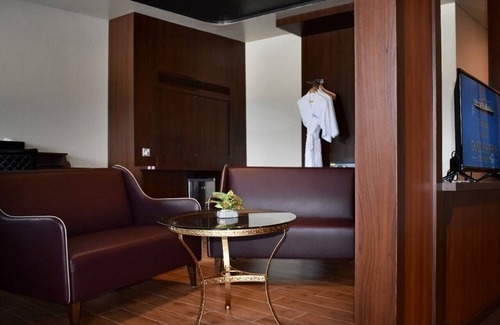 Sebung Hotel | Doulos Phos The Ship Hotel