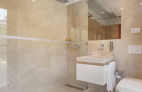 Cinfaes House | Douro Green - Casa de Campo com 5 quartos, sauna, máquinas de ginásio e piscina.