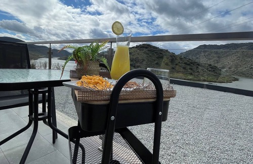 Cabanas de Baixo House | Douro Visit House
