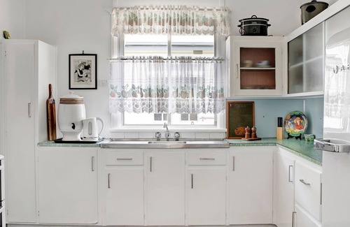 Maclean House | Dove Cottage - Charming Cottage