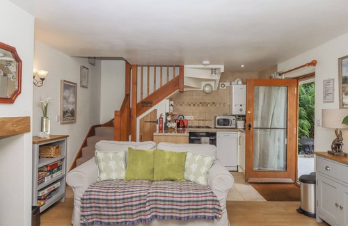 Ash Mill Cottage | DOVE COTTAGE, pet friendly, character holiday cottage in South Molton