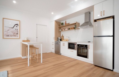 Riverside House | Dovecote - Launceston Luxury