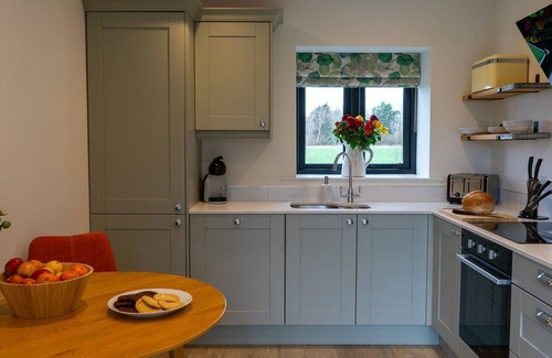 Frampton Cottage | Dovecote - sleeps 2 in 1 bedroom