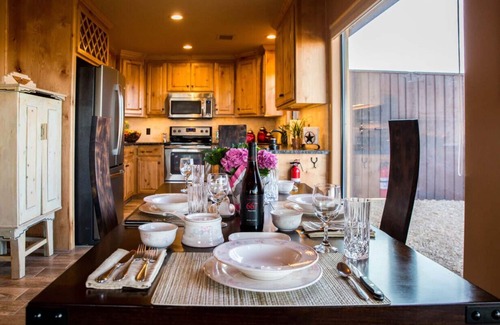 Canyon Cabin | Doves Rest Cabins - Comanche, on the West Rim