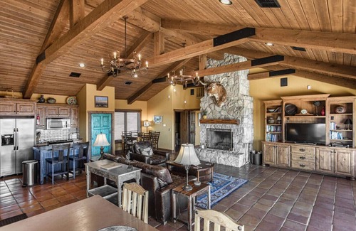 Canyon Cabin | Doves Rest Cabins - Skyhouse cabin on the West Rim