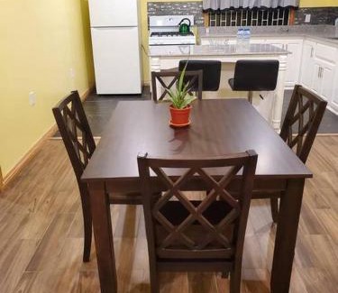 Georgetown Apartment | Downstairs 2 Bedroom Avalon Regia Apartment
