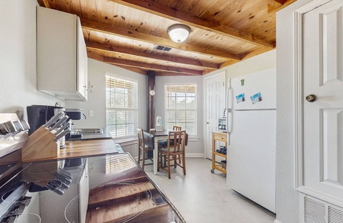 Surf Side Shores House | Downstairs duplex near the beach with full kitchen, WiFi, cable, partial AC