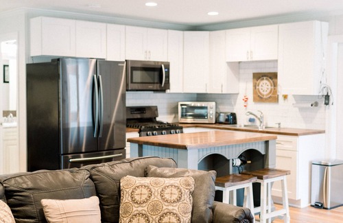 Mermentau Apartment | Downstairs Studio style apartment on the River