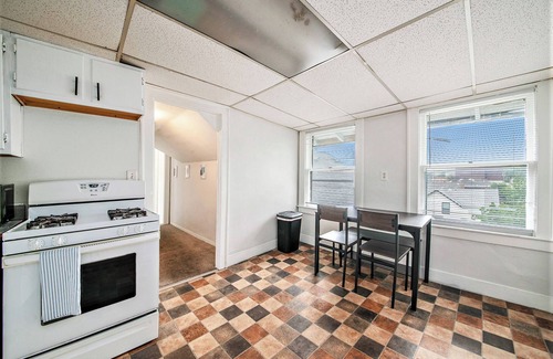 Midtown Apartment | Downtown 1BR + Office - Modern Comfort & Historic Walking Streets