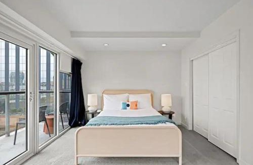 West End Apartment | Downtown 2 bedroom Apartment with Stunning Austin Views Pool, Gym, Centric